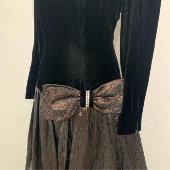 Rimini Black Vintage Velvet and Metallic Bubble Skirt Dress - Picture 11 of 16